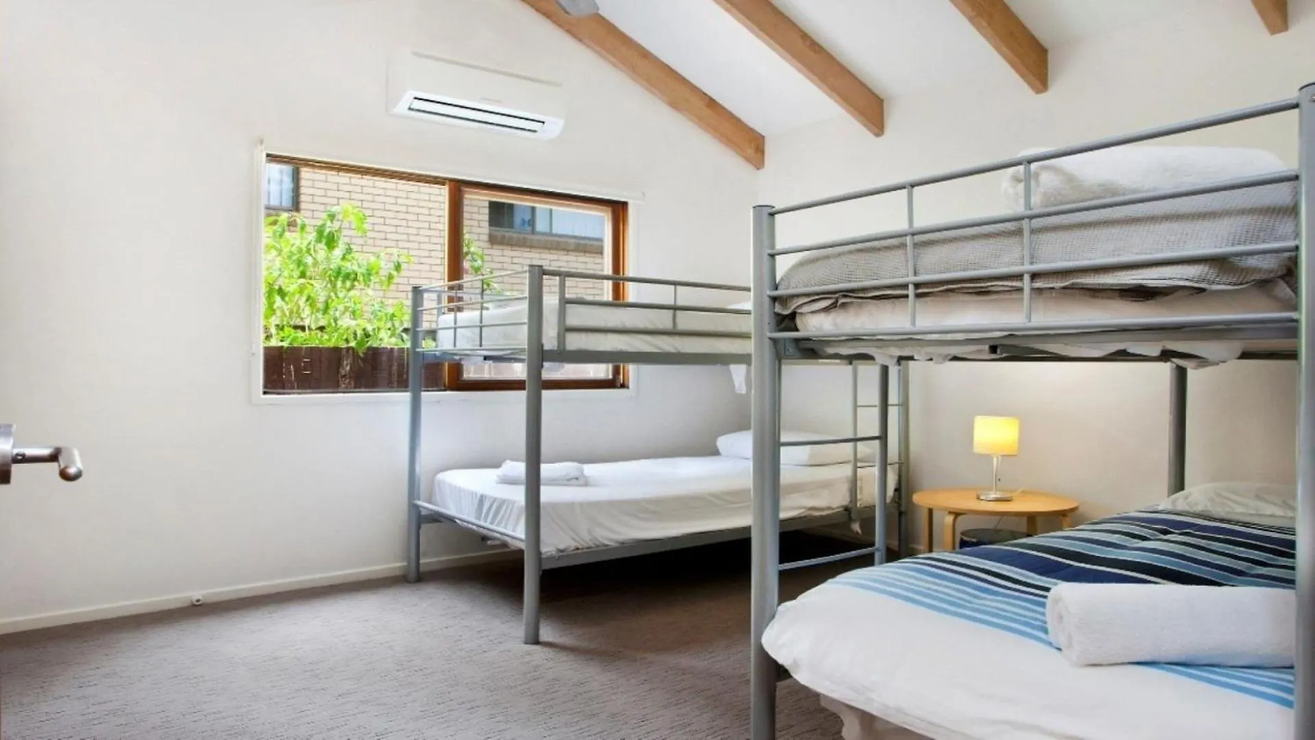 7 Depper Cosy Beach House In Central Sunshine Beach Australia
